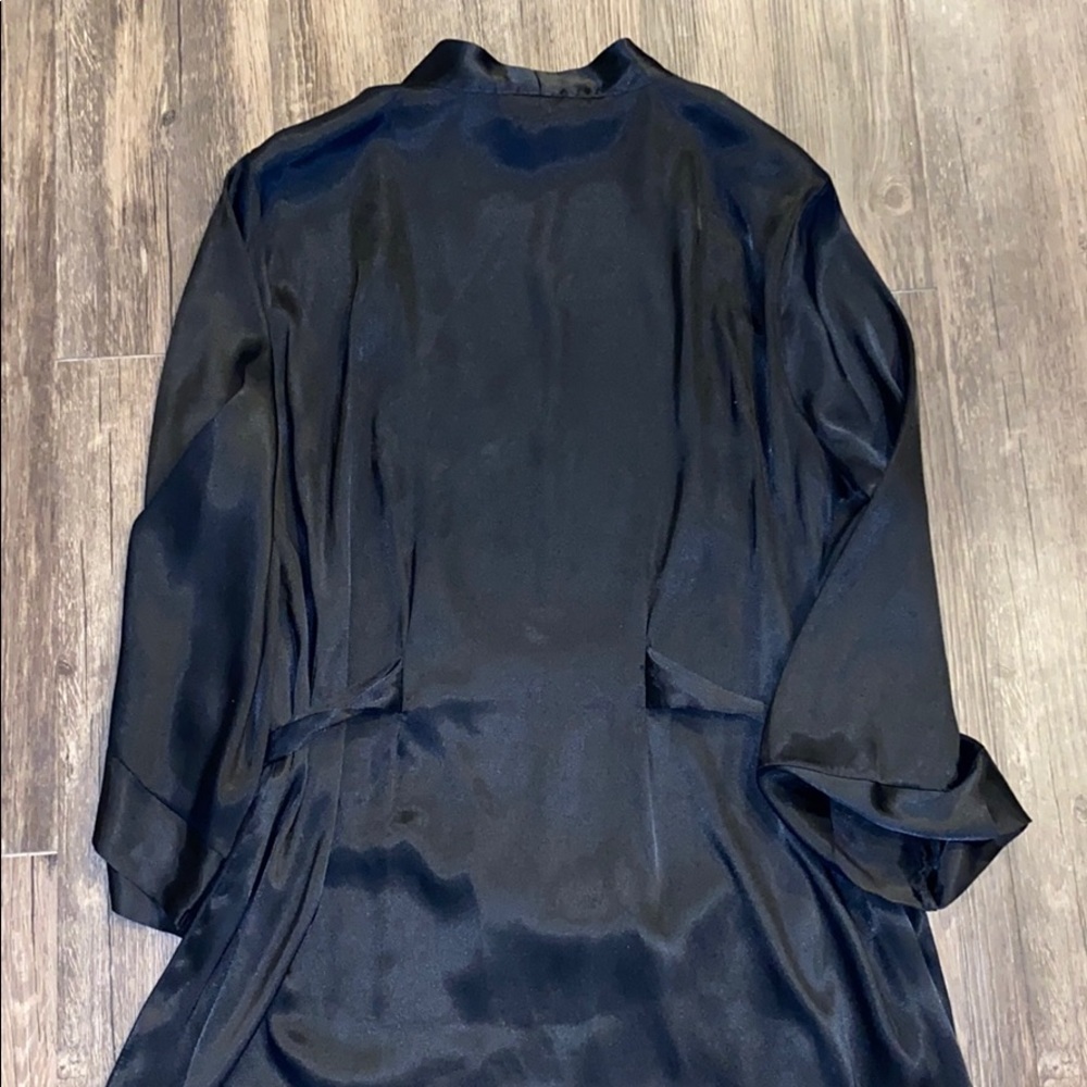 Robe - Picture 5 of 5